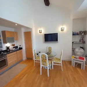 St Martin's View, 17 Easby Hall, 2 Bedroom, 2 Bathroom With Free Private Parking Scarborough